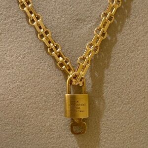 Authentic Louis Vuitton Gold Padlock & Key 🔐 312 Louis Vuitton bag charm